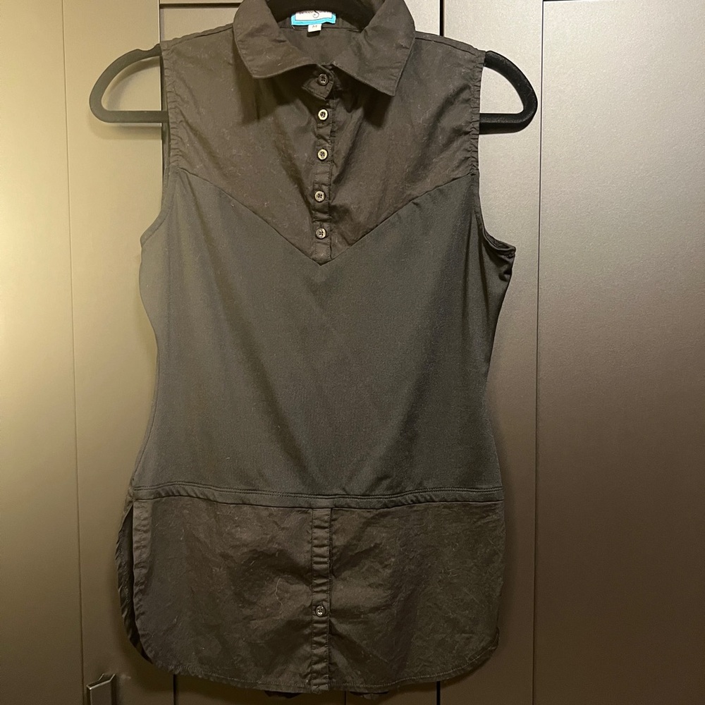 Shape wear Black Sleeveless Button-Down Shirt.